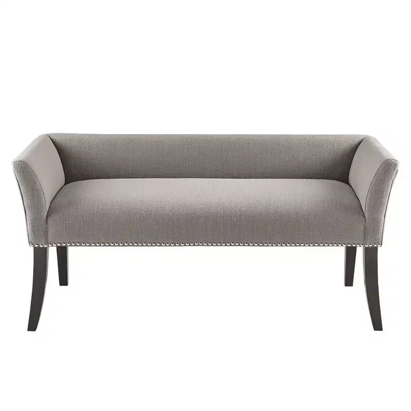 Banc en bois à piètement évasé et capitonné avec garniture cloutée 49,50