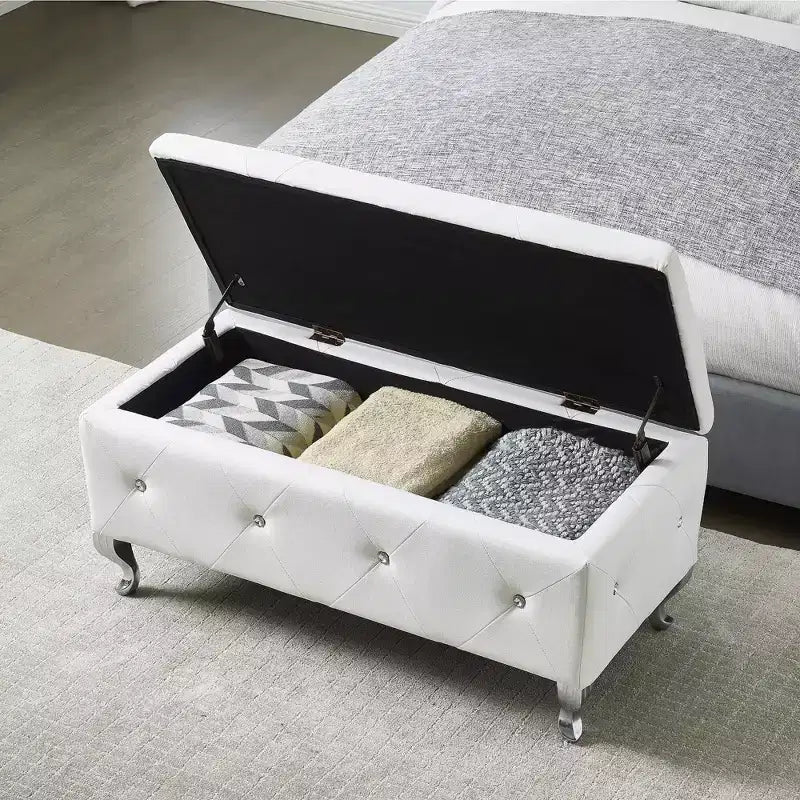 Ottoman de rangement 38 po en similicuir capitonné avec bouton en cristal