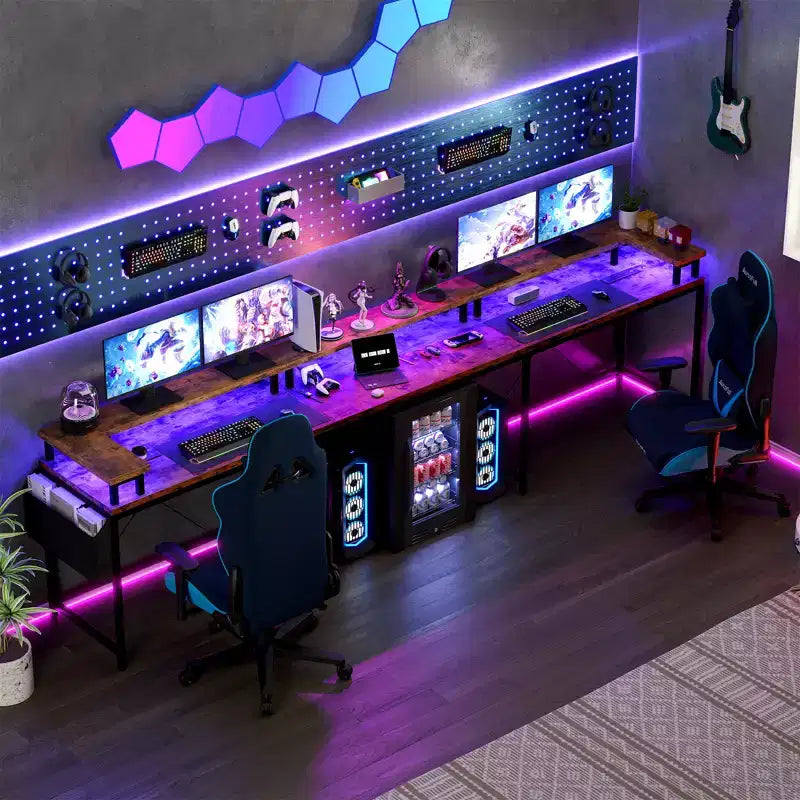 Bureau d'angle en U pour jeux vidéo avec prises électriques et lumières LED, support d'écran, grand bureau d'angle