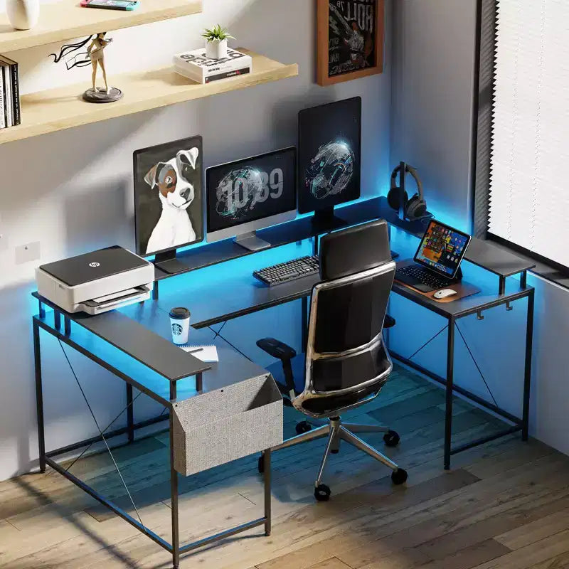 Bureau d'angle en U pour jeux vidéo avec prises électriques et lumières LED, support d'écran, grand bureau d'angle