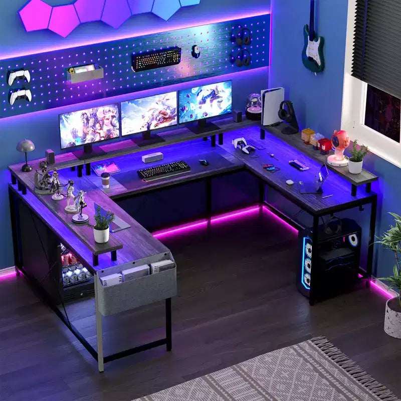 Bureau d'angle en U pour jeux vidéo avec prises électriques et lumières LED, support d'écran, grand bureau d'angle