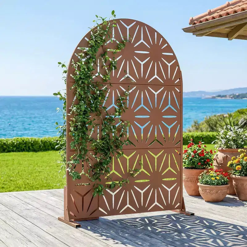 Paravent de confidentialité autoportant en métal cintré de 72H x 47L po, couleur gris clair/brun, pour jardin, patio, terrasse, cour