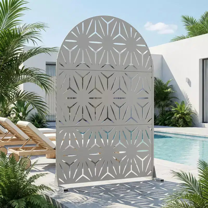Paravent de confidentialité autoportant en métal cintré de 72H x 47L po, couleur gris clair/brun, pour jardin, patio, terrasse, cour